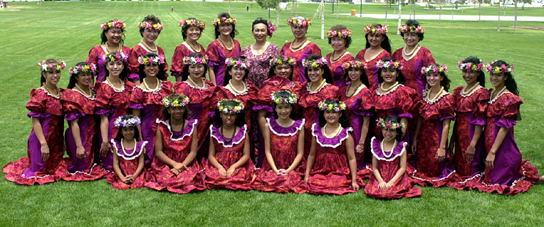 Wahine, Keiki, and Kupuna of Halau 'O Moanike'ala